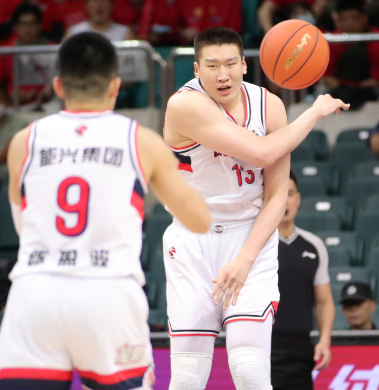 九游体育入口-关于瑞士队观众热烈欢呼！，Rookie迎来五赛季出色发挥比赛高潮迭起的信息