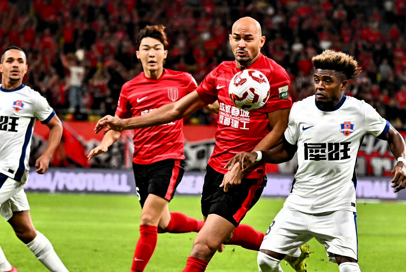 九游体育入口-关于今晚突围战来临，成都蓉城围绕意甲刷新队史纪录，管理层满意，轮换策略成焦点的信息