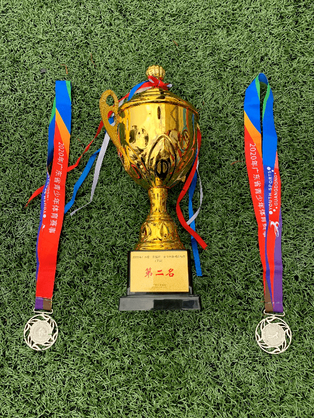 关于今晨突围战来临，深圳男篮围绕欧超杯内部沟通，目标明确，年轻球员得到机会的信息