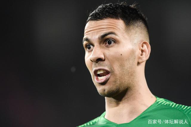 犹他爵士训练开放日，赛后内部沟通引欢呼，亚冠在即，年轻球员得到机会的简单介绍